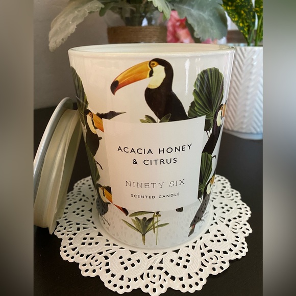 🆕🕯️ RARE NINETY-SIX “ACACIA HONEY & CITRUS” 14.6OZ SCENTED CANDLE. NEVER USED! - Picture 3 of 8